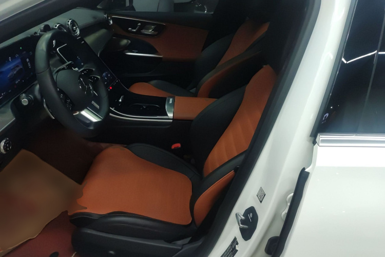 奔驰C级 2022款 C 260 L 运动版中控内饰19