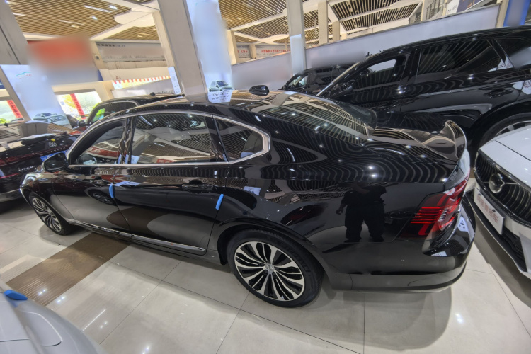 沃尔沃S90 2025款 B5 智逸豪华版车身外观4