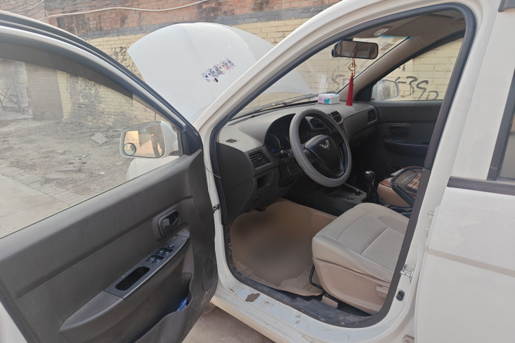 五菱汽车 五菱宏光 2016款 1.5L S舒适型中控内饰20