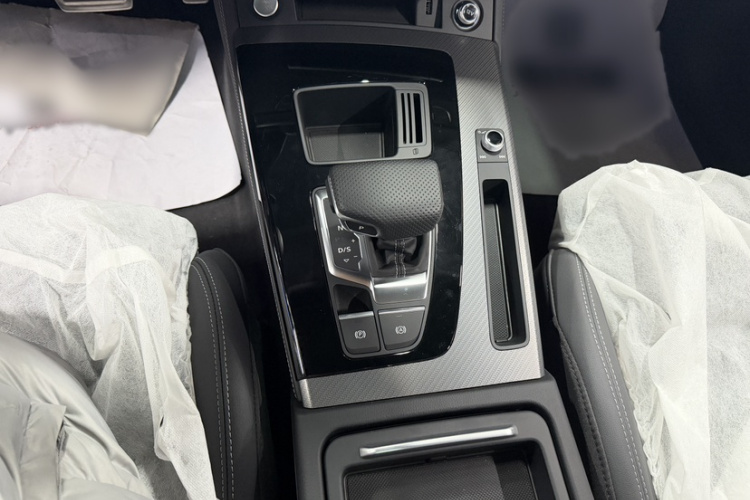 奥迪Q5L 2024款 40 TFSI 豪华动感型中控内饰7003