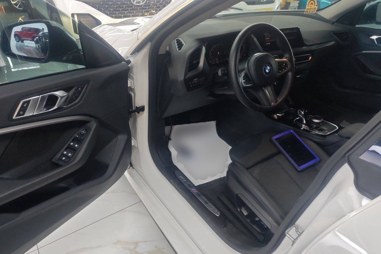 宝马2系(进口) 2023款 225i 四门轿跑车 M运动套装中控内饰20