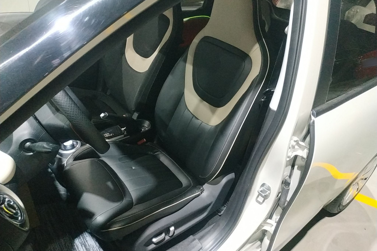 五菱汽车 五菱缤果 2023款 333km 快享款局部细节19