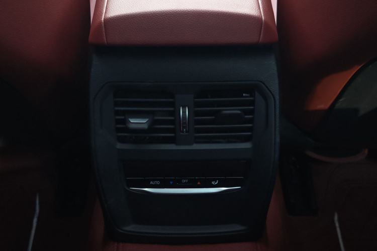 宝马4系 2022款 425i M运动套装中控内饰7012