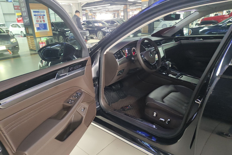 大众 辉昂 2021款 380TSI 豪华版中控内饰7003