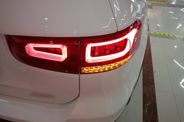 奔驰GLB 2021款 GLB 200 动感型车身外观6006