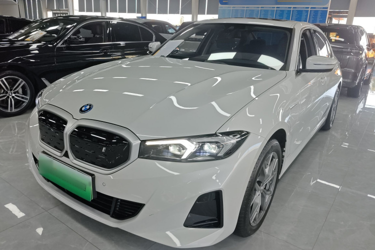 宝马i3 2022款 eDrive 35 L车身外观1