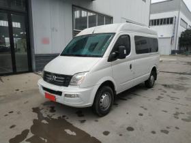 上汽大通MAXUS 新途V80 2023款 2.0T 手动经典傲运通短轴中顶7/8/9座