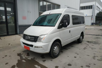 上汽大通MAXUS 新途V80 2023款 2.0T 手动经典傲运通短轴中顶7/8/9座