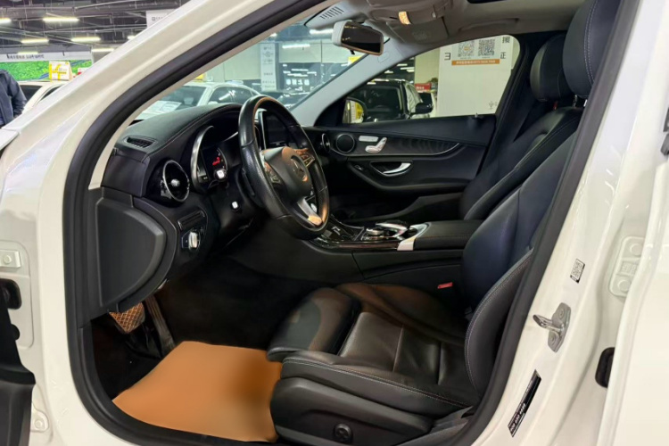 奔驰C级 2018款 C 200 L 运动版中控内饰7005