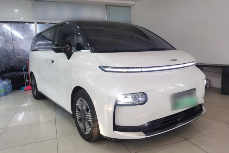 吉利银河 翼真L380 2024款 140度 6座 四驱Ultra车身外观3