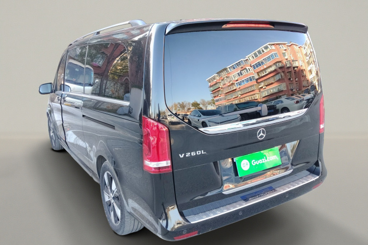 奔驰V级 2021款 V 260 L 长轴距尊贵版车身外观5