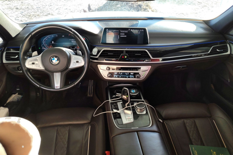 宝马7系 2021款 730Li M运动套装中控内饰12