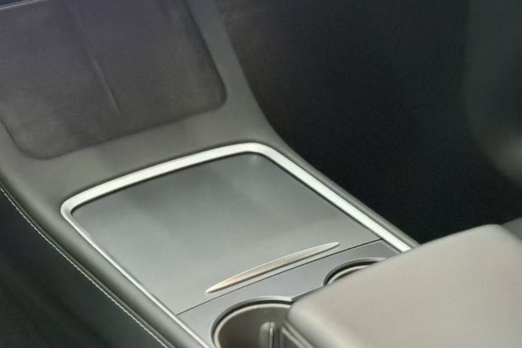 特斯拉 Model Y 2021款 标准续航后驱版中控内饰7002