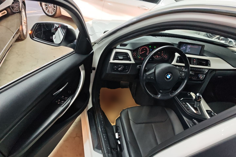 宝马3系 2016款 316Li 时尚型中控内饰20