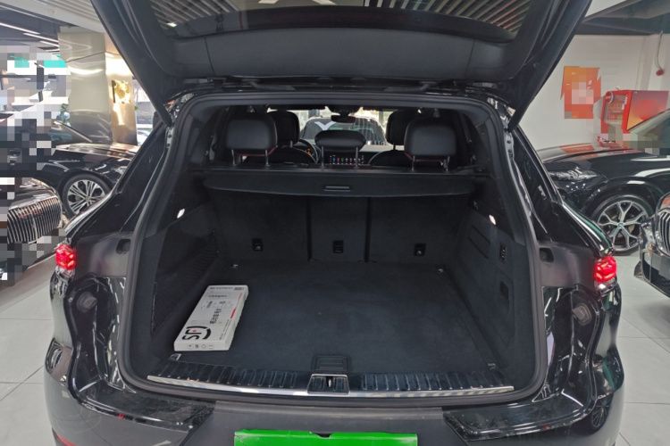 保时捷 2024款 Cayenne 3.0T机舱底盘23