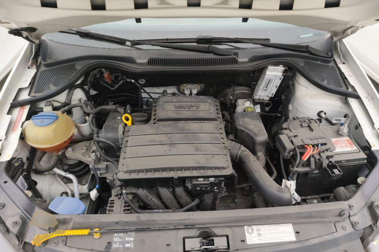 大众 Polo 2016款 1.6L 自动舒适型机舱底盘24