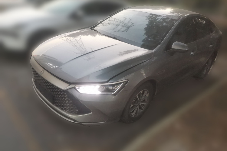 比亚迪 秦PLUS 2023款 冠军版 DM-i 55KM超越型车身外观1