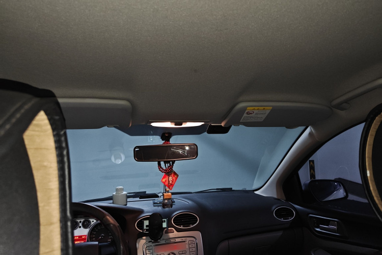 福特 福克斯 2013款 两厢经典 1.8L 自动基本型局部细节22