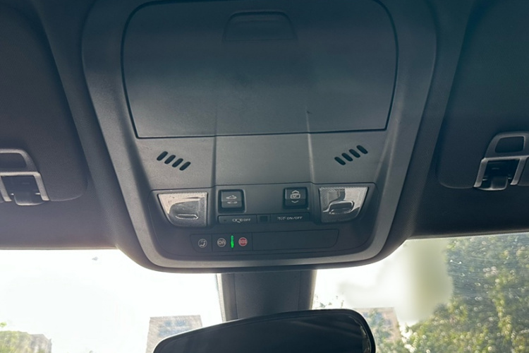 凯迪拉克XT4 2022款 28T 两驱风尚型中控内饰7004