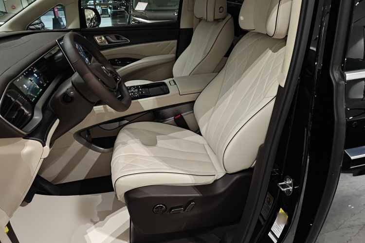 腾势D9 2024款 DM-i 980 四驱旗舰型中控内饰19