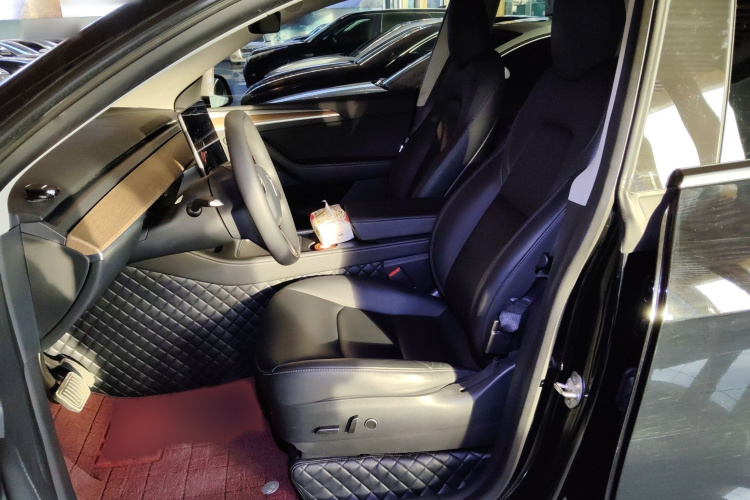 特斯拉 Model Y 2021款 标准续航后驱版局部细节19