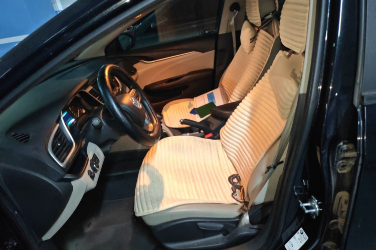 别克 英朗 2016款 15N 手动豪华型中控内饰19