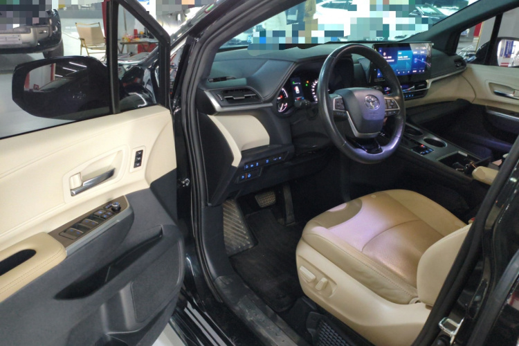 丰田 格瑞维亚 2022款 2.5L混动 尊爵版中控内饰20