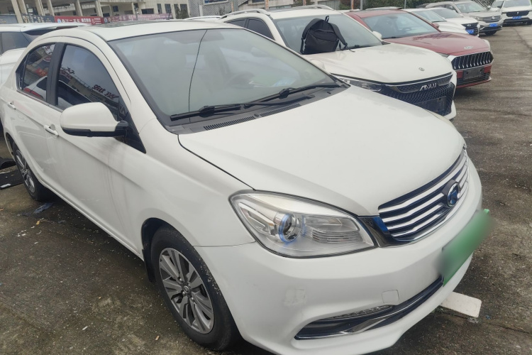 长城C30 2016款 1.5L AMT豪华型车身外观3