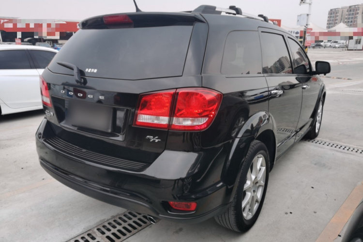 道奇 酷威 2015款 2.0TD 四驱尊尚版车身外观7