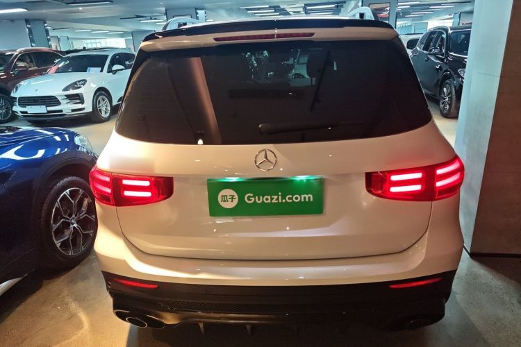 奔驰GLB AMG 2024款 AMG GLB 35 4MATIC车身外观6