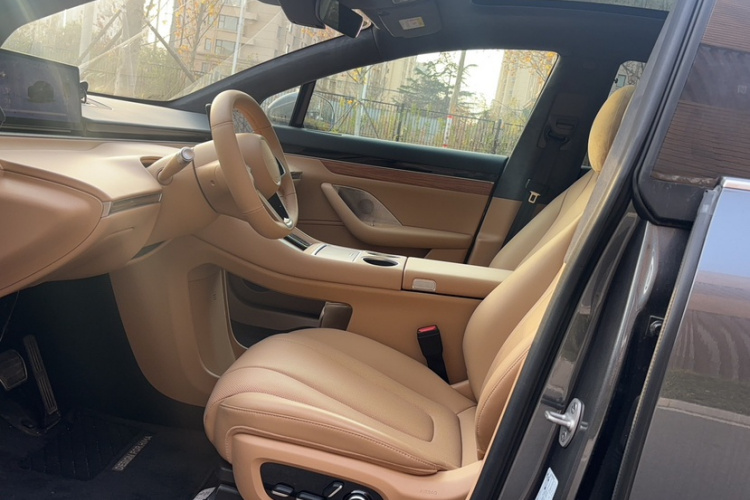 鸿蒙智行 智界R7 2025款 增程 331km Ultra局部细节19