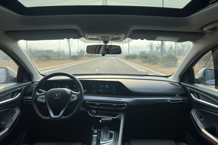 长安 逸动 2020款 PLUS 蓝鲸NE 1.4T GDI DCT尊贵型中控内饰7005