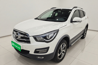 海马S5 2016款 1.6L 手动豪华型科技版