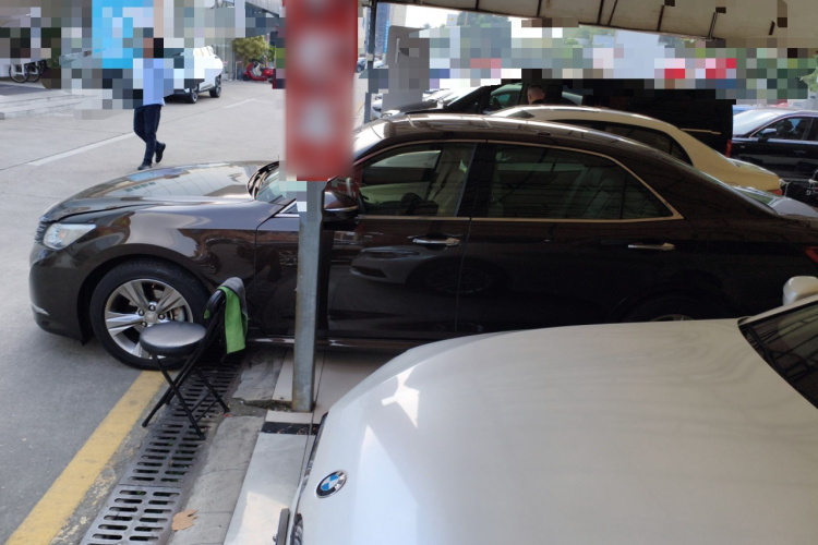 丰田 皇冠 2015款 2.0T 时尚版车身外观6003