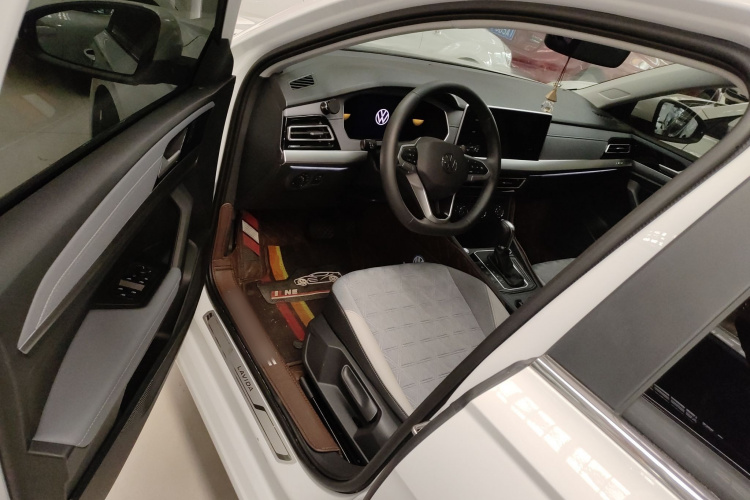 大众 朗逸 2023款 300TSI DSG满逸版中控内饰20