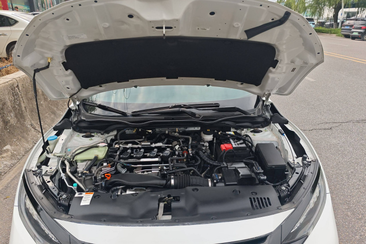 本田 思域 2021款 HATCHBACK 220TURBO CVT潮酷控局部细节24