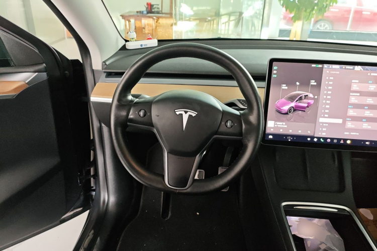 特斯拉 Model Y 2022款 长续航全轮驱动版中控内饰13