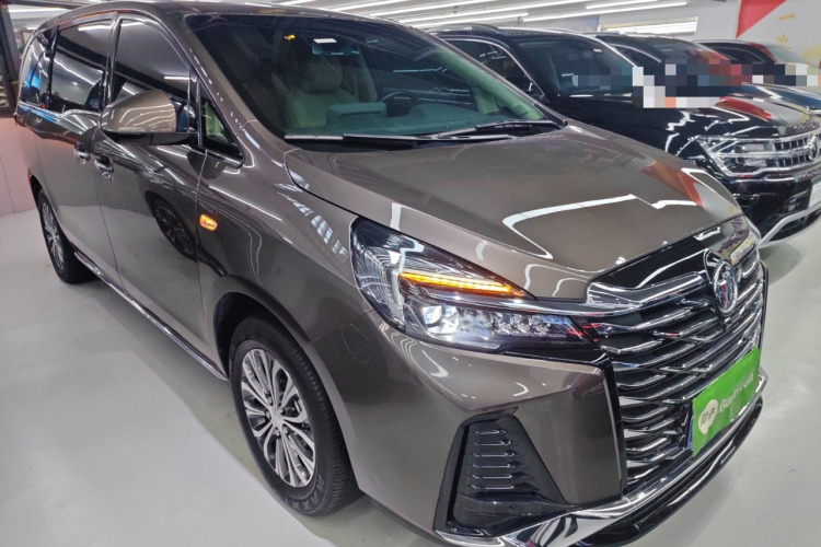 别克GL8 2023款 改款 陆上公务舱 豪华型车身外观3