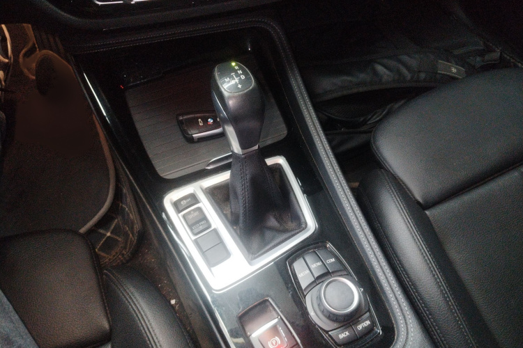 宝马1系 2017款 118i 运动型局部细节18