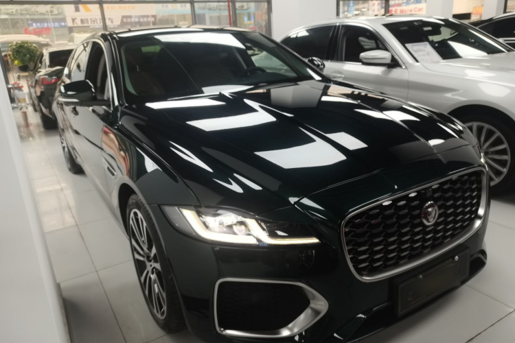 捷豹XFL 2022款 XFL 2.0T P250 两驱尊享豪华版车身外观3