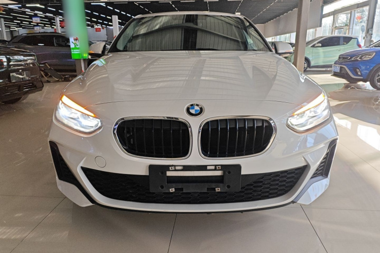 宝马1系 2019款 118i M运动套装车身外观2