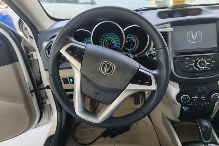 长安 逸动 2014款 1.6L 自动豪华型局部细节13