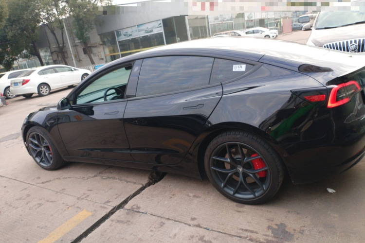 特斯拉 Model 3 2021款 改款二 Performance高性能全轮驱动版车身外观6003