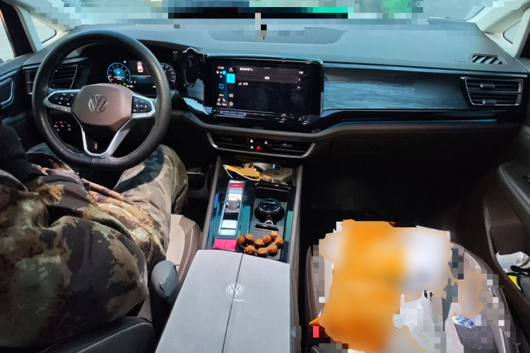 大众 威然 2023款 改款 380TSI 尊贵版中控内饰12