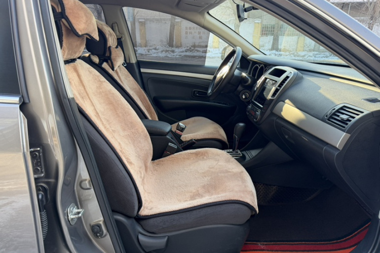 日产 轩逸 2019款 经典 1.6XE+ CVT智联领先版中控内饰7007