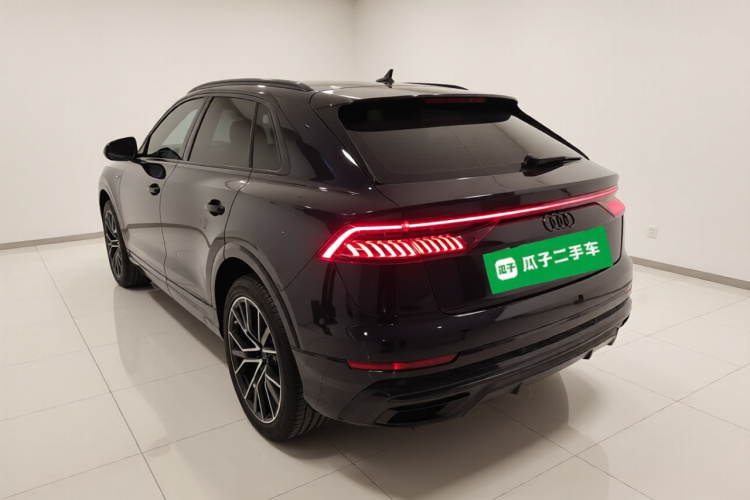 奥迪Q8 2022款 55 TFSI 尊享动感型车身外观5