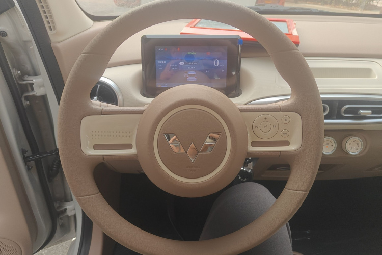 五菱汽车 宏光MINIEV 2025款 四门版 进阶款中控内饰13