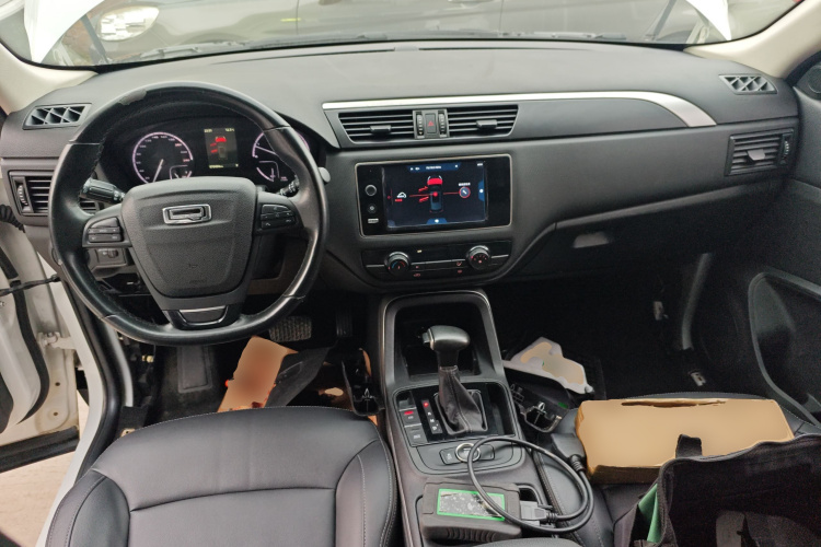 观致5 2018款 改款 1.6T 自动领先型中控内饰7002