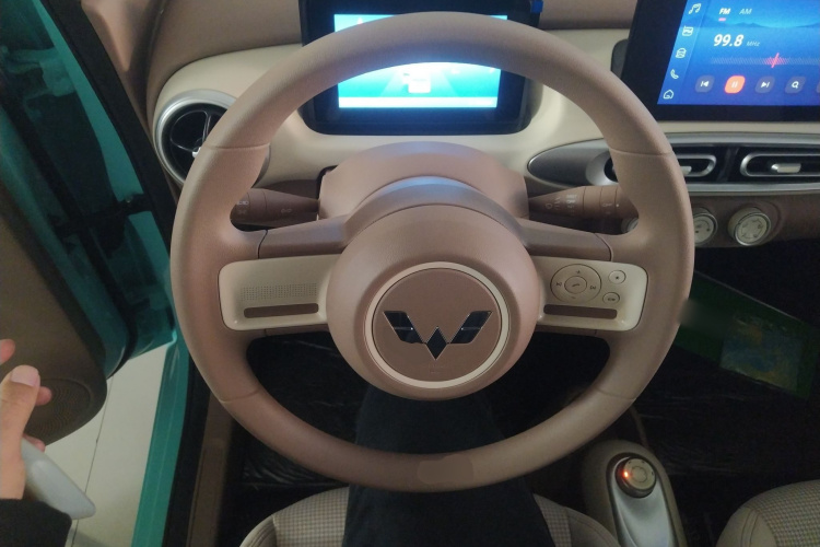 五菱汽车 宏光MINIEV 2025款 四门版 臻享+款中控内饰13