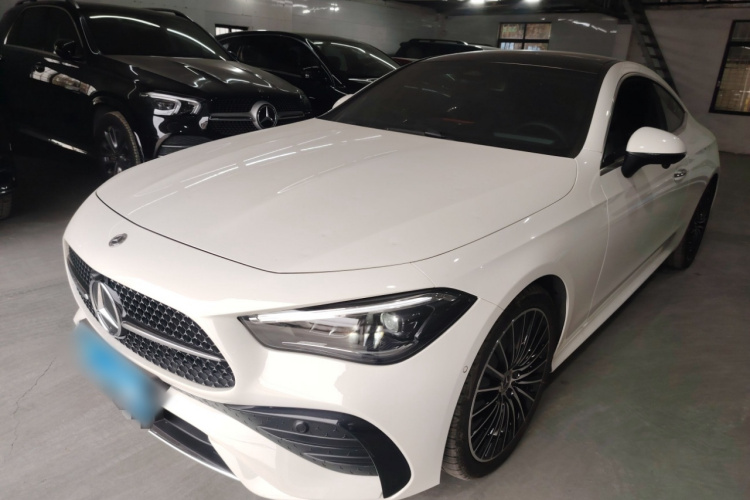 奔驰CLE 2024款 CLE 300 4MATIC 动感型轿跑车车身外观1